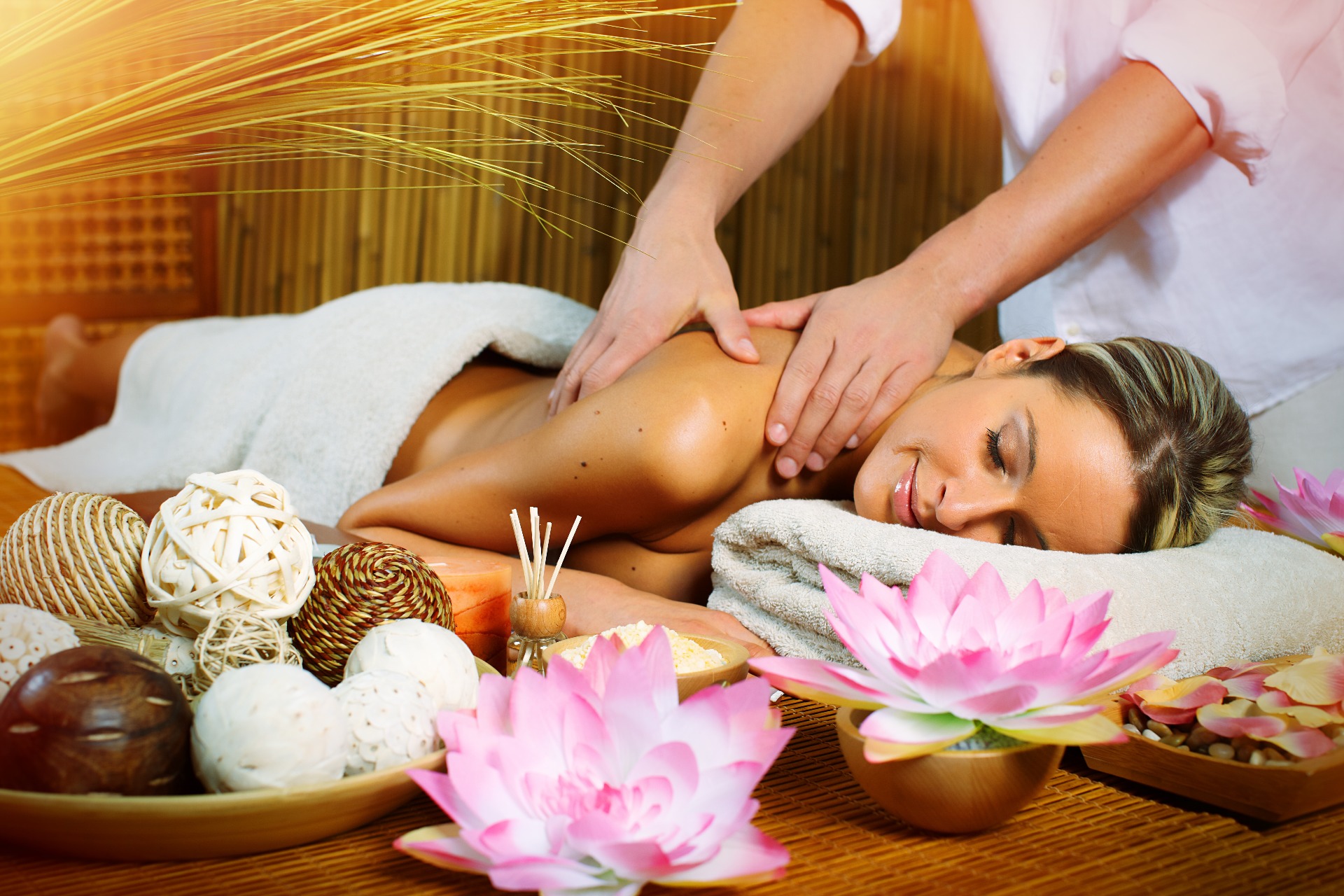 Radian Spa, Here you will find best body massage service for men in Vidhyadhar Nagar, Jaipur by female & male. We invites you to give your body and soul a feeling of relaxation and peace!